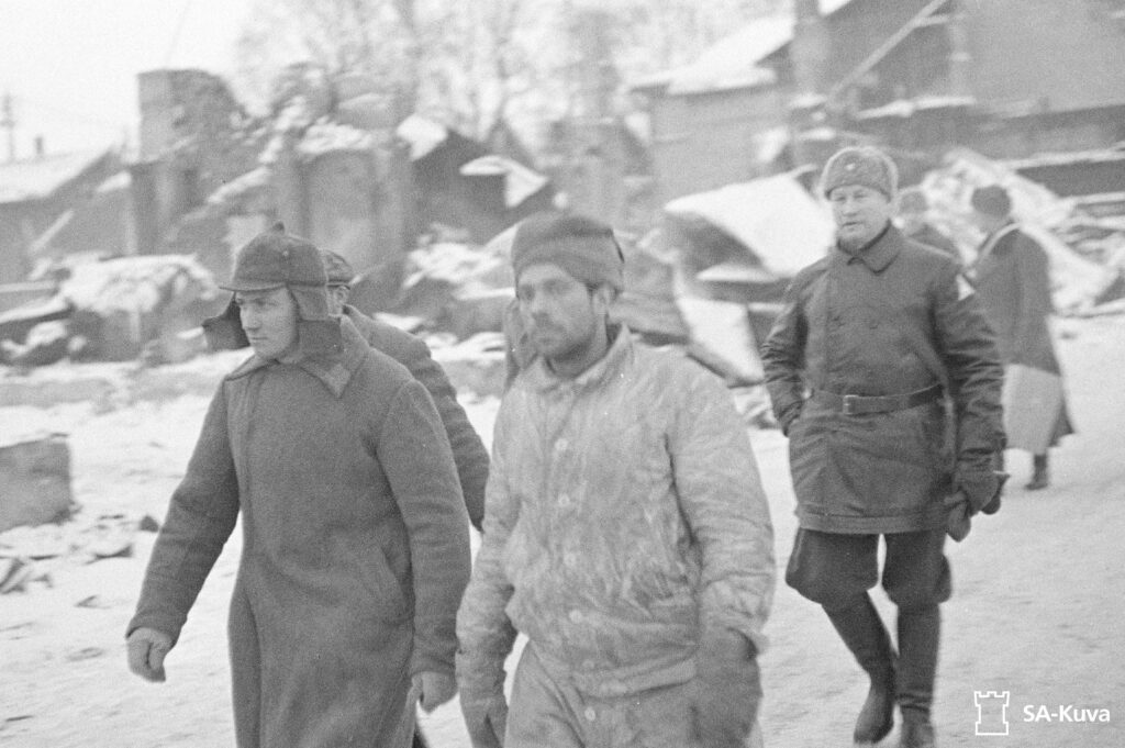 Vangittu hiihtopataljoonan sotilas Kajaanissa 13.2.1940. SA-kuva